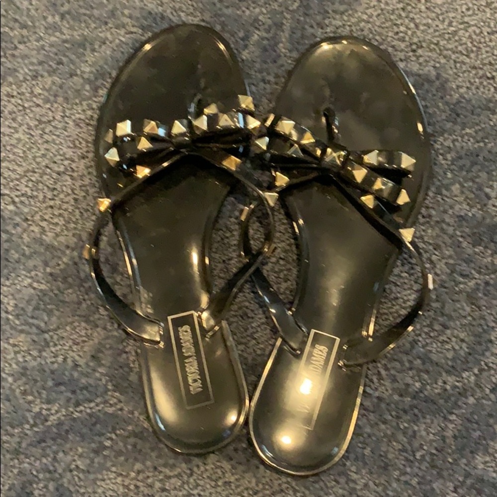 Studded flip flop